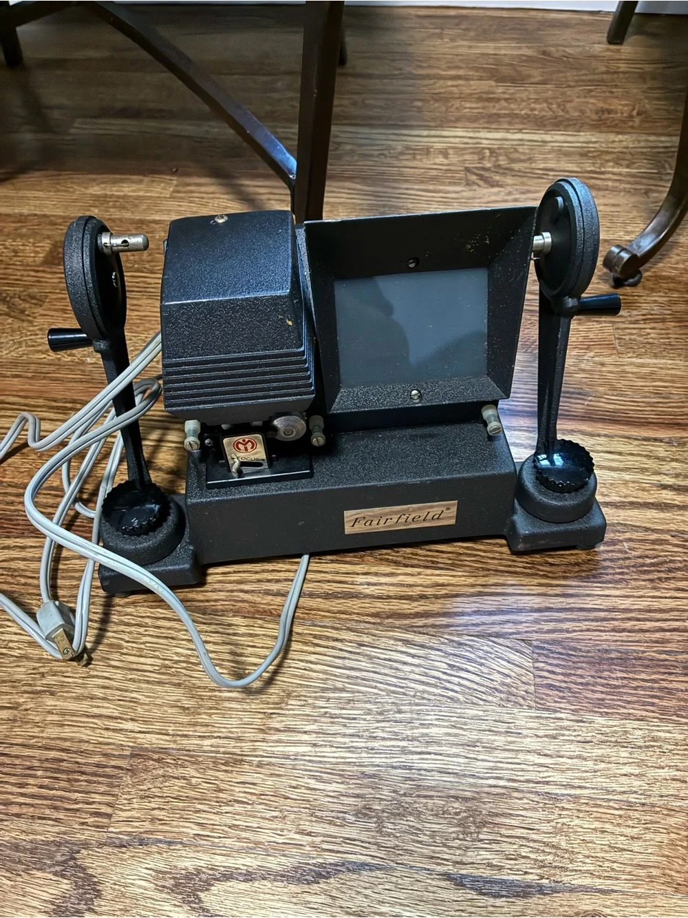 Fairfield Black Slide Viewer with Fold-out Screen